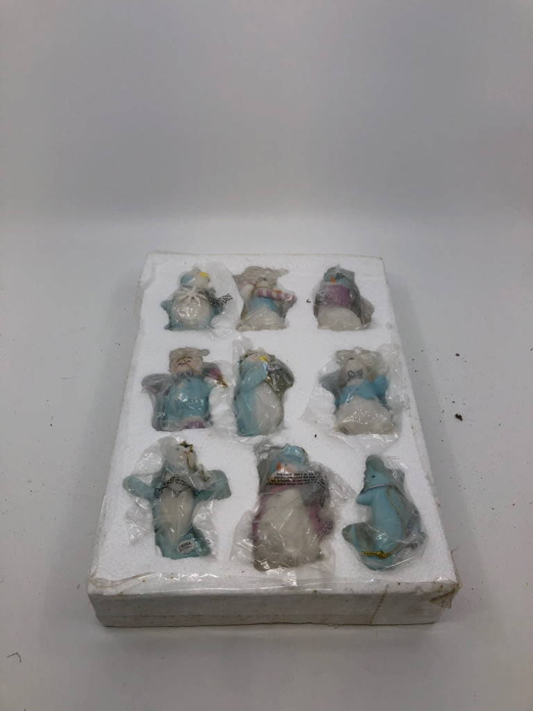 12 RESIN ASSORTED ANIMALS ORNAMENTS.