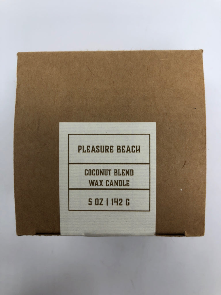 NIB COCONUT BLEND CANDLE.