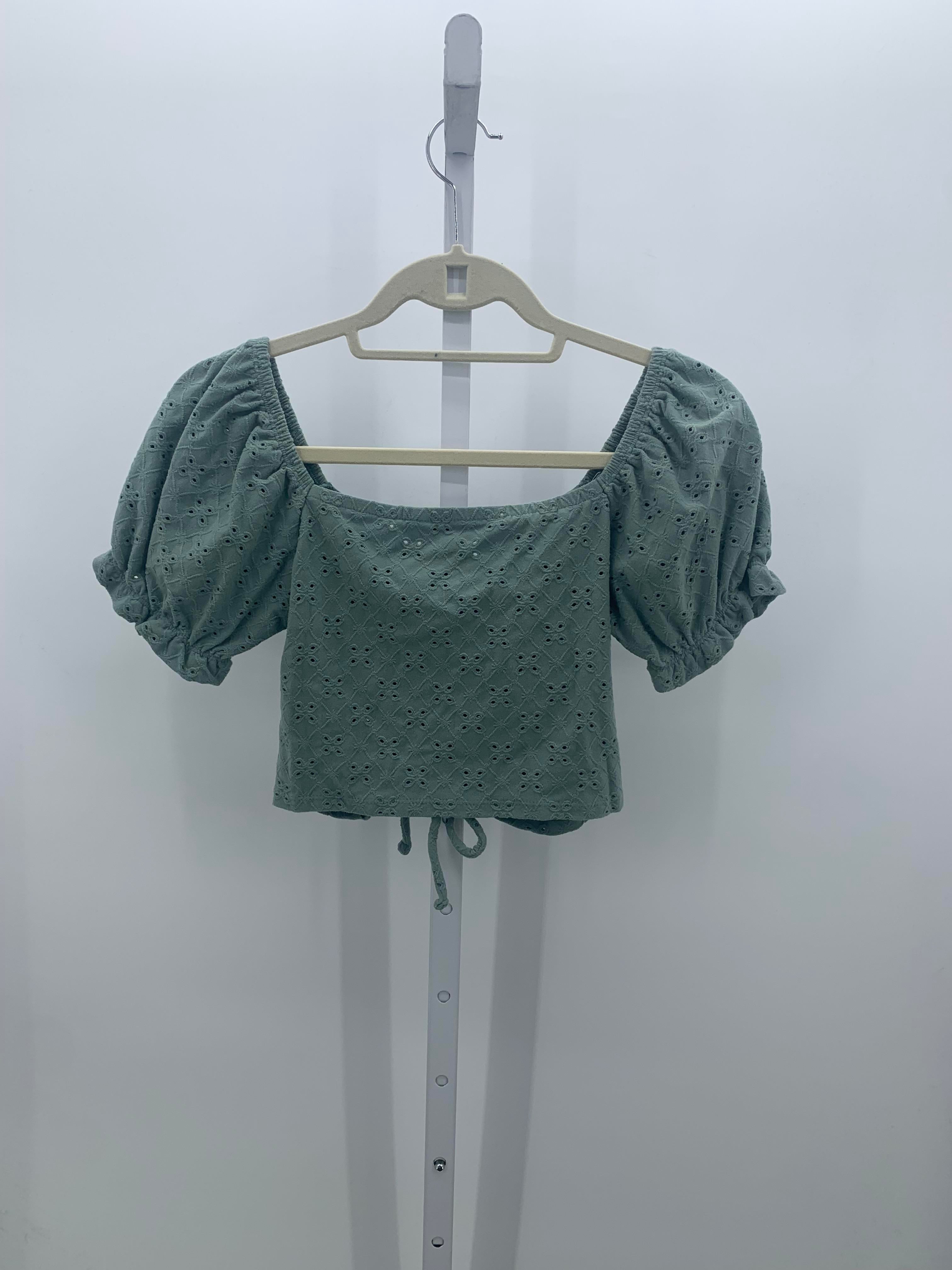 SO Size Medium Juniors Short Sleeve Shirt