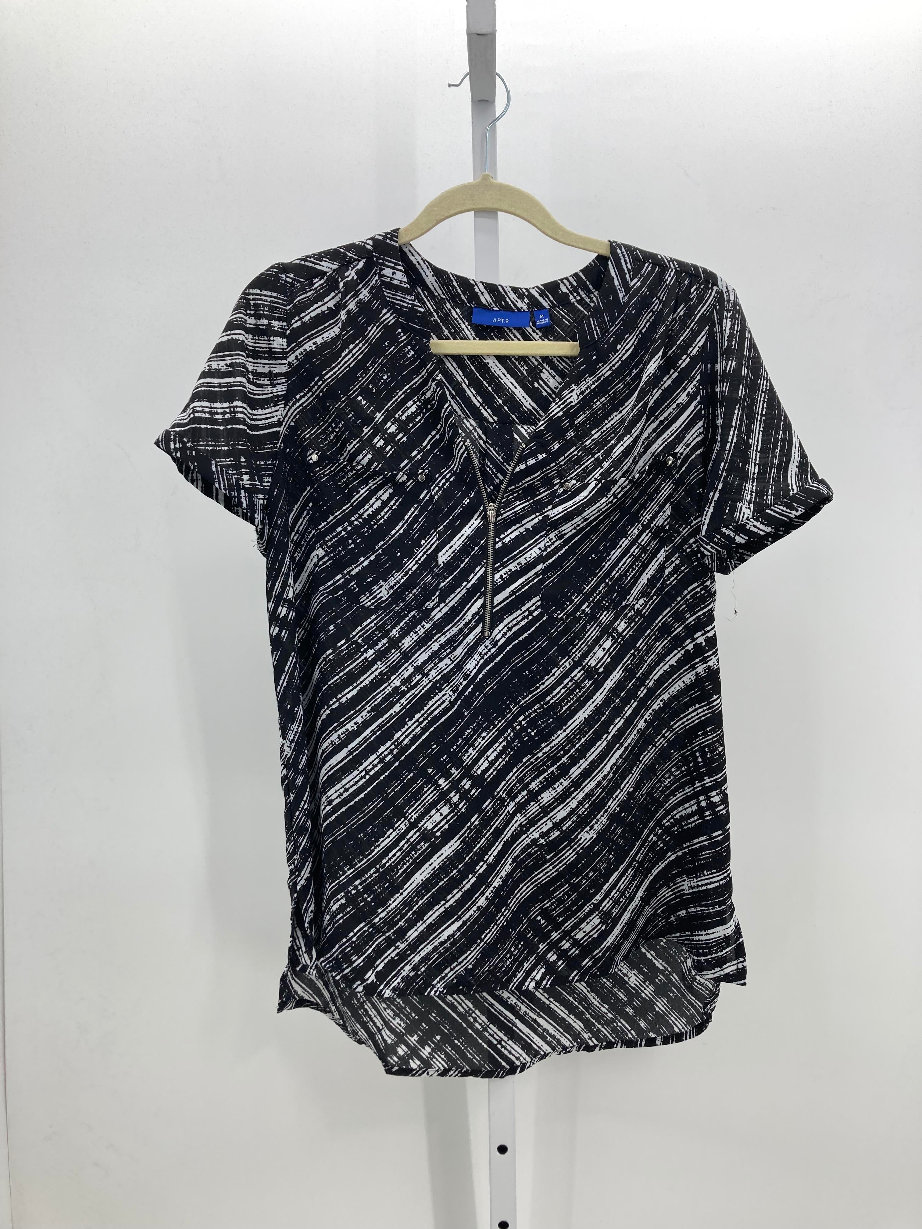 Apt. 9 Size Medium Misses Short Sleeve Shirt