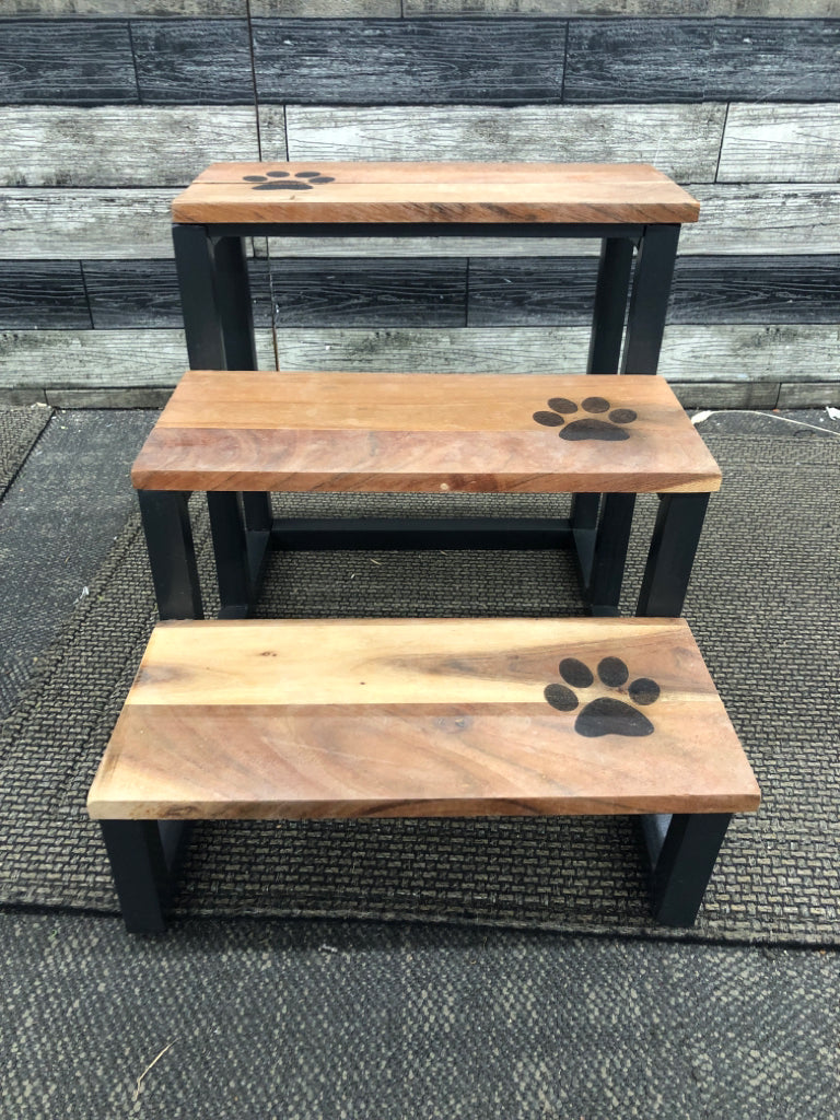 PAW PRINT STEPS.