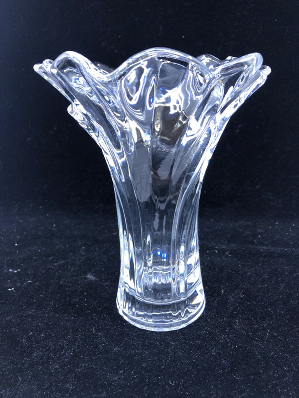 CLEAR GLASS WAVY VASE.