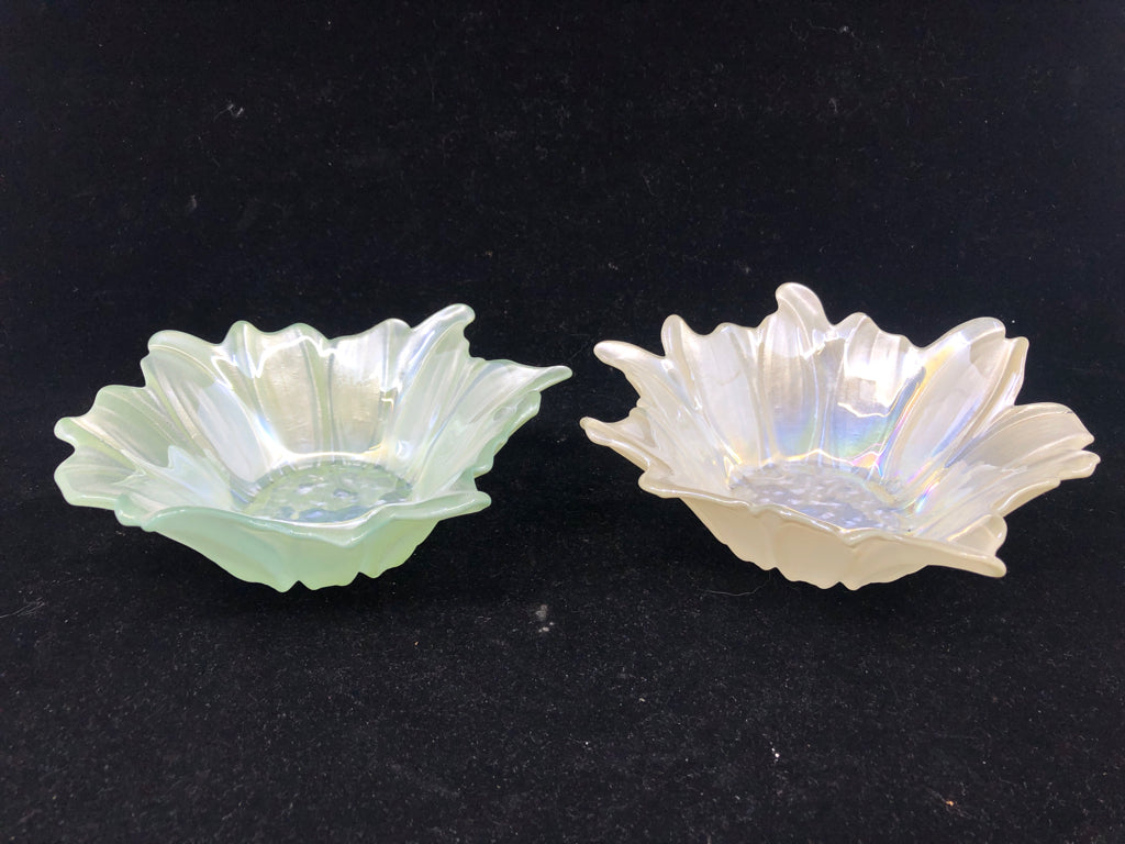 2 GLASS FLOWER SHAPED TEA LIGHT HOLDER W/ IRIDESCENT WHITE/MINT.