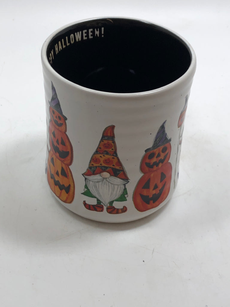 COBWEBS & CAULDRONS HALLOWEEN MUG.
