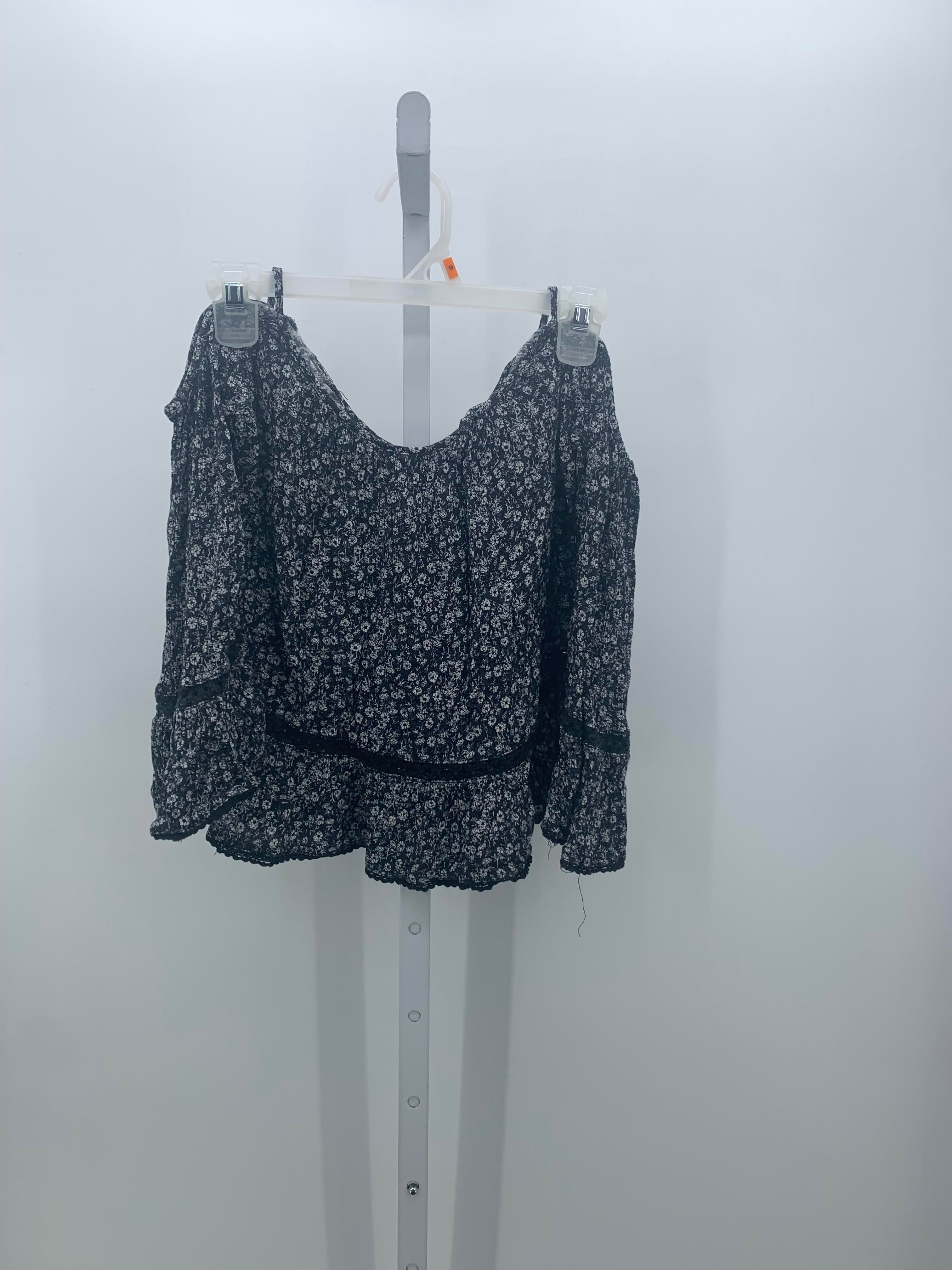Size Large Juniors 3/4 Sleeve Shirt