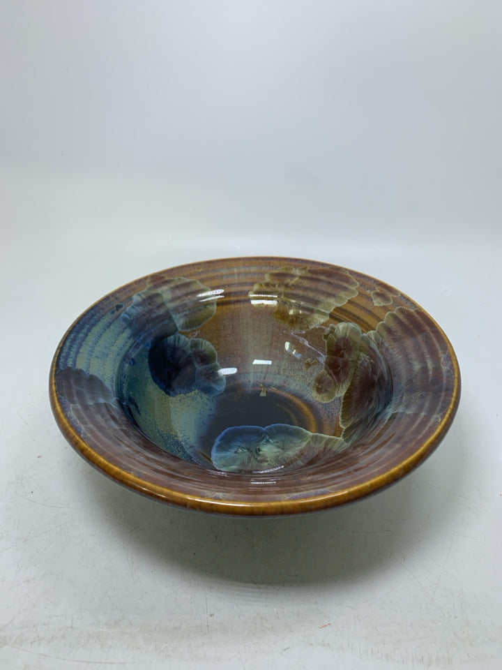 BILL CAMPBELL ART POTTERY CRYSTALLINE W/ CIRCLES BOWL W/ RIBBED EDGE.
