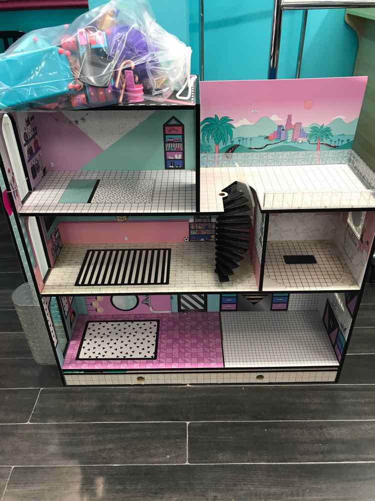 LOL Surprise Surprise Dollhouse Mansion