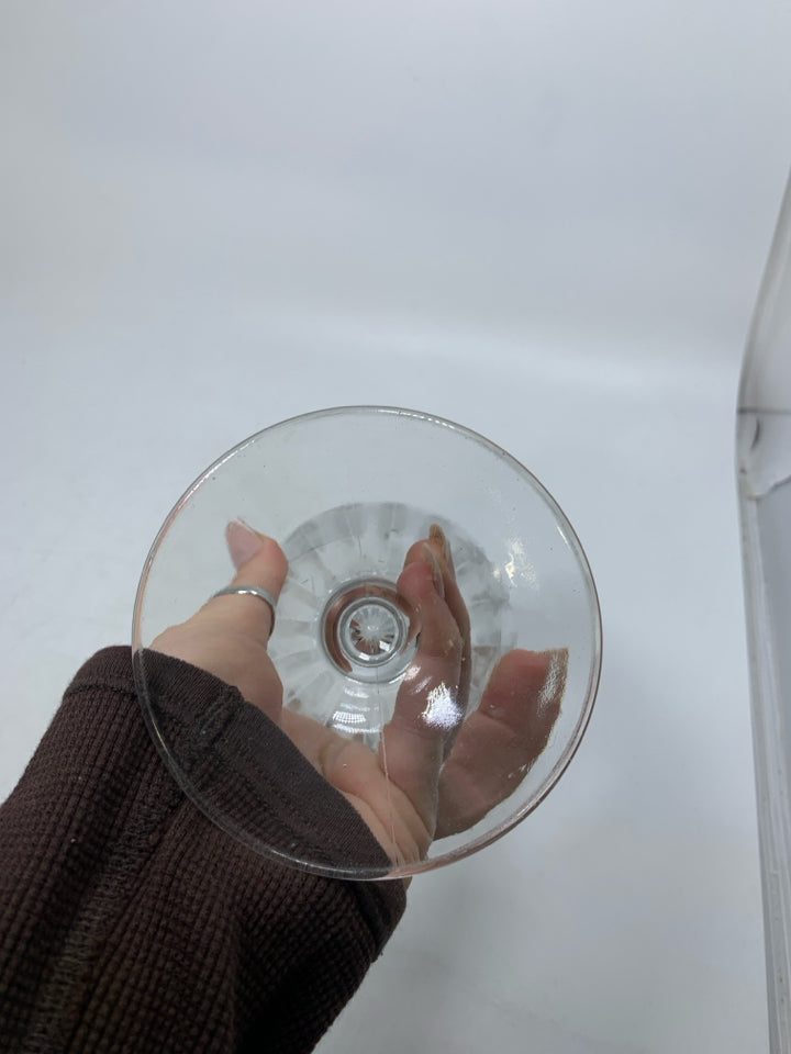 VTG ETCHED LEAVES GLASS VASE.