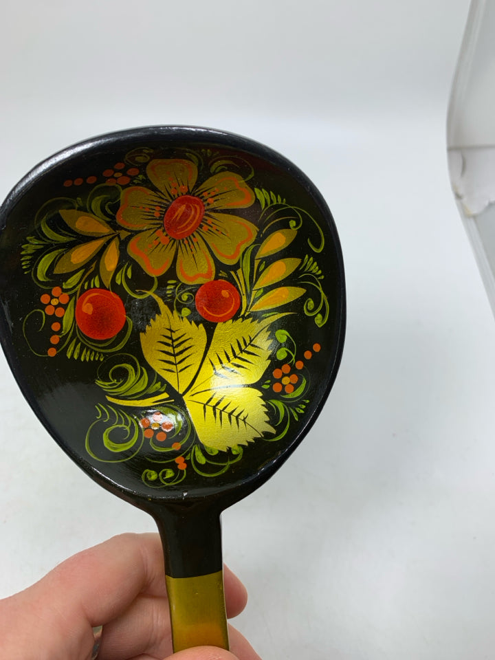 RUSSIAN VERY DETAILED PAINTED WOOD LADLE RED/GOLD.