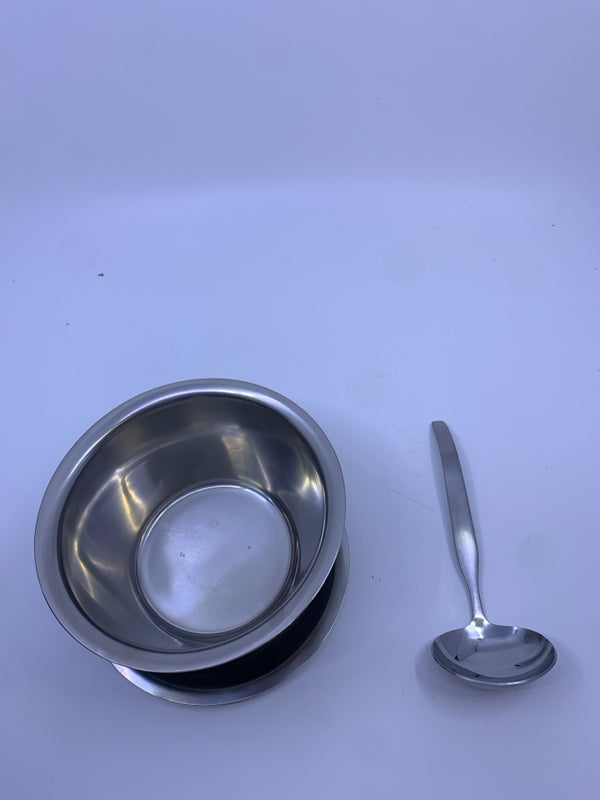 STAINLESS STEEL SAUCE BOWL WITH LADLE.