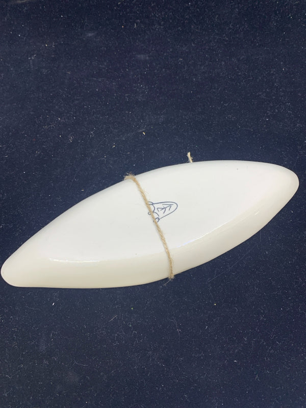 NEW SMALL OVAL SERVER WITH SPREADER.