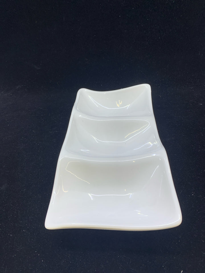 3 SECTION DIVIDED WHITE PORCELAIN SERVING DISHES.