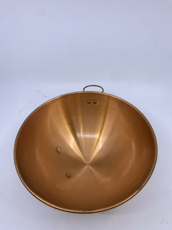 LARGE DOME COPPER BOWL WITH HANDLE.