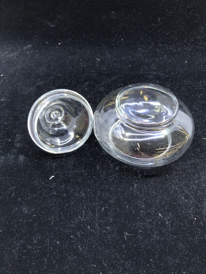 SMALL ROUND GLASS JAR WITH LID.