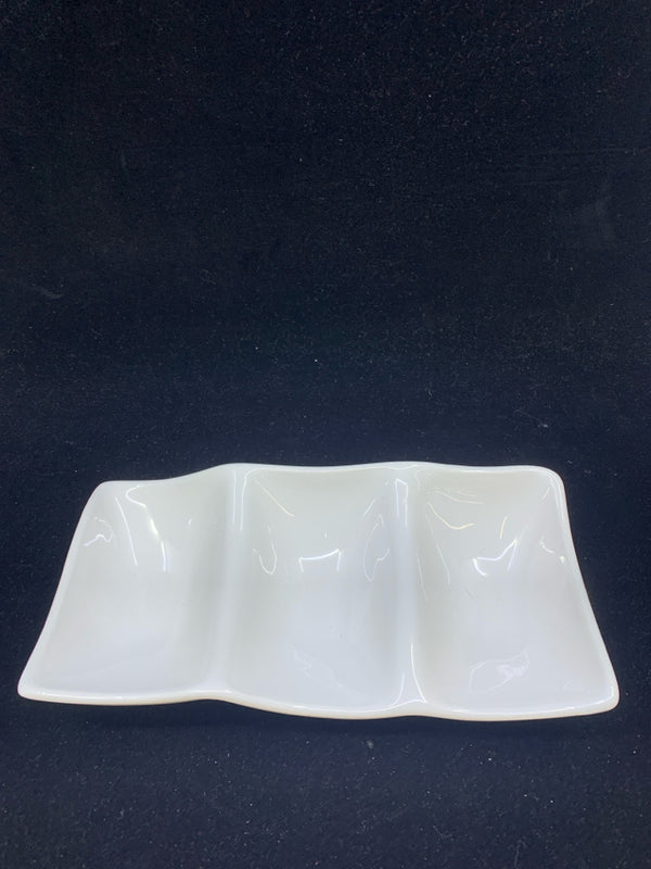 3 SECTION DIVIDED WHITE PORCELAIN SERVING DISHES.