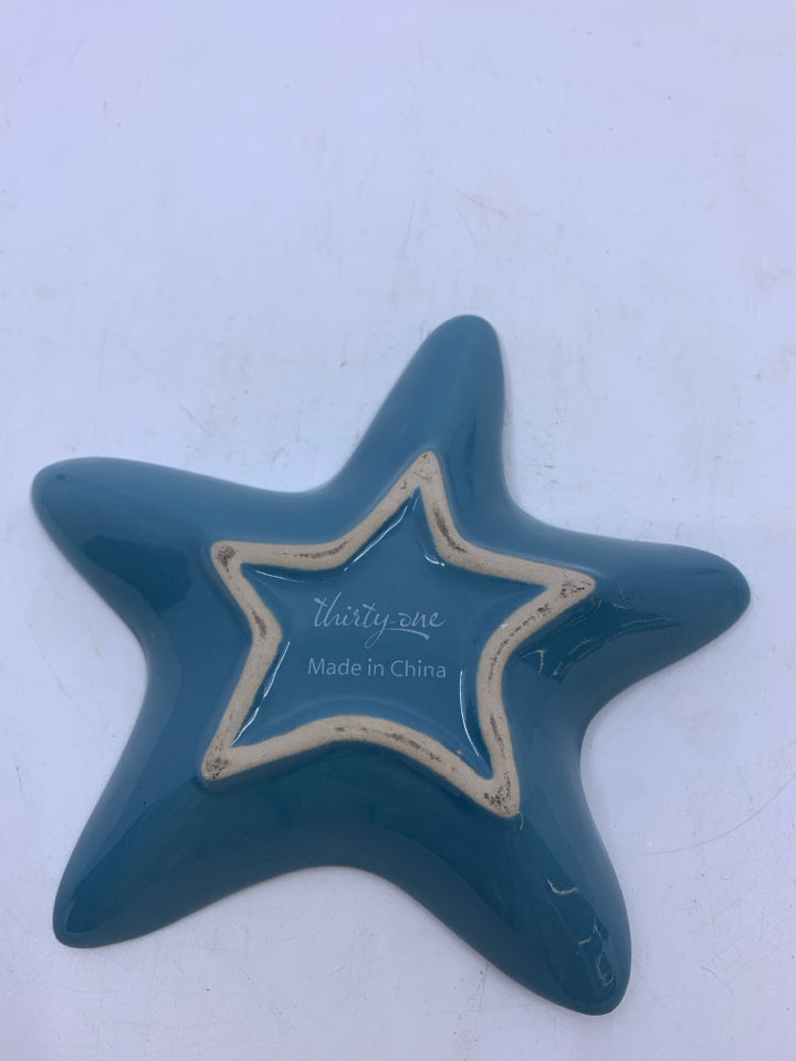 THIRTY ONE TEAL AND WHITE STAR TRINKET DISH.