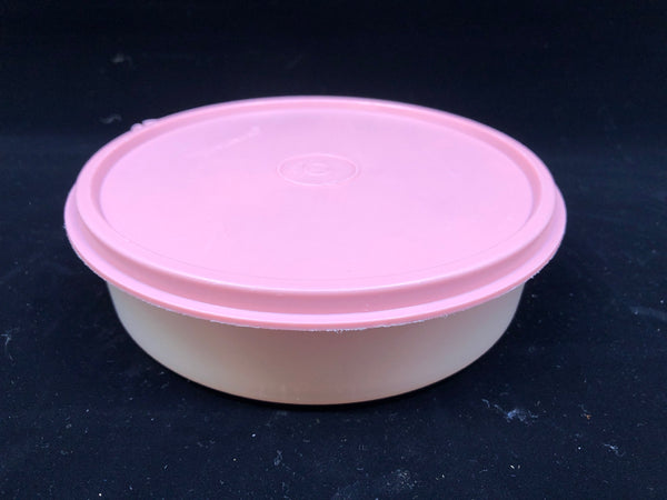 TUPPERWARE CONTAINER W/ PINK LID.