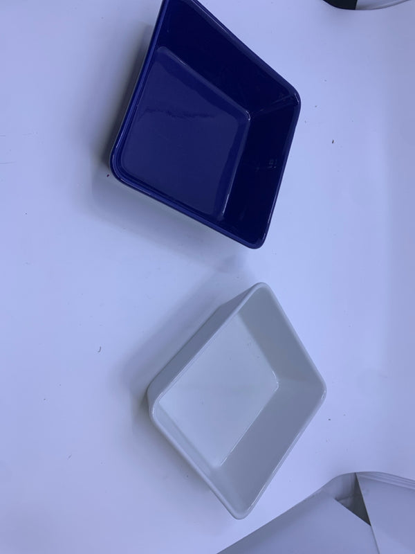 2-BLUE AND WHITE SQUARE BOWLS.