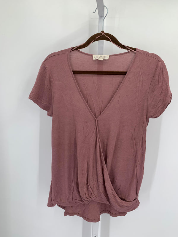 Pink Rose Size Medium Juniors Short Sleeve Shirt