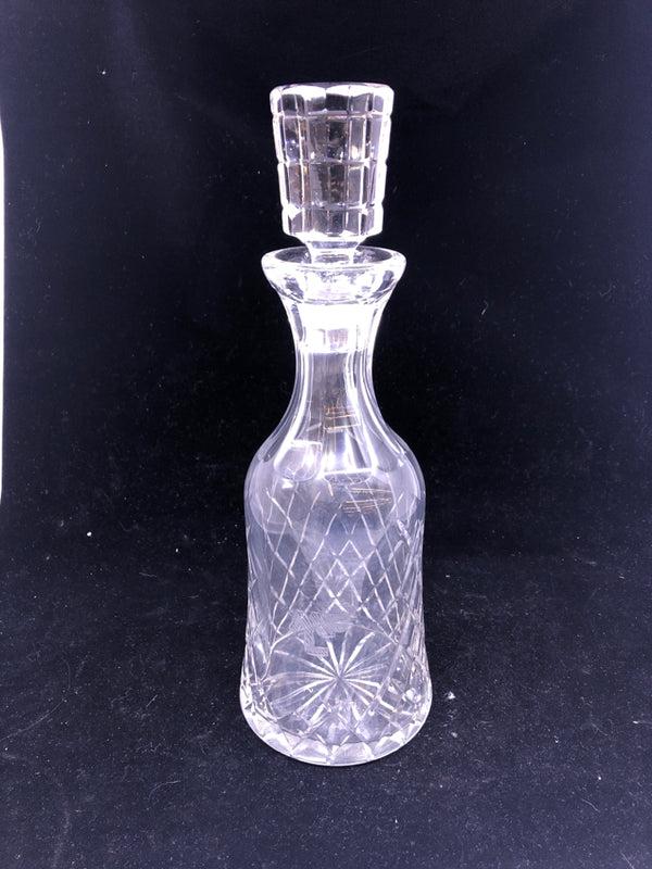 HEAVY CUT GLASS DECANTER WITH CYLINDER TOP.