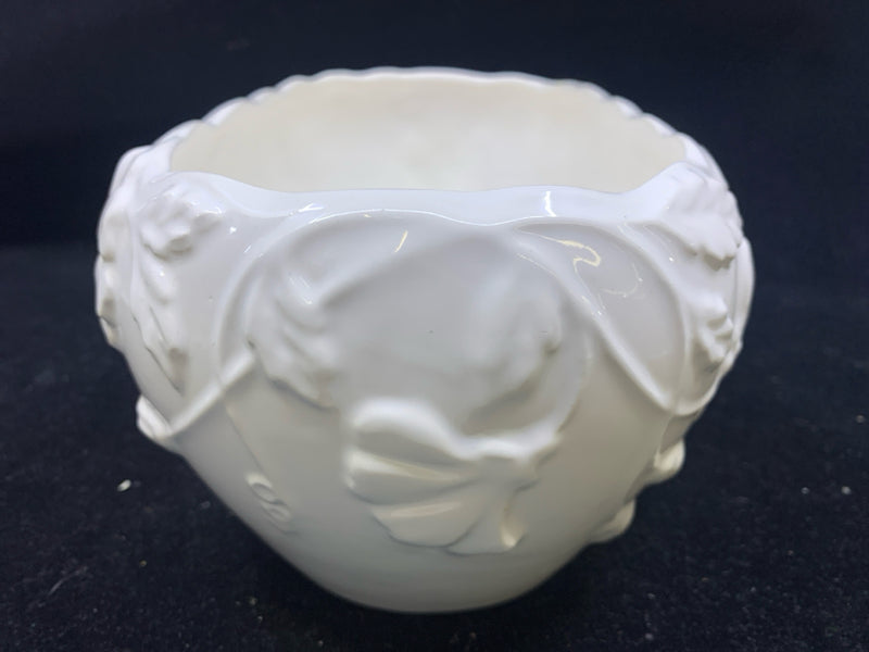 WHITE OVAL EMBOSSED FLOWERS PLANTER.