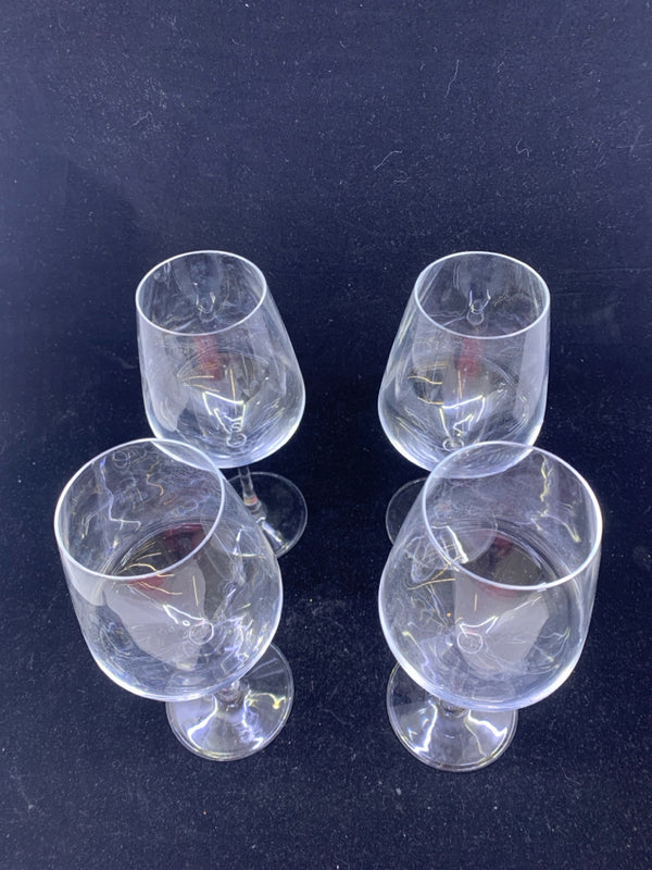 4 WINE GLASSES.
