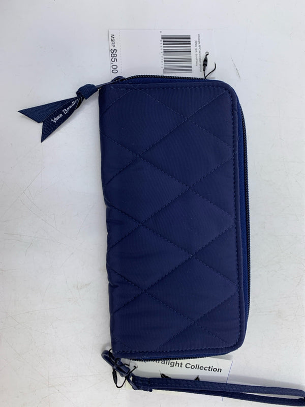Vera Bradley Ultralight RFID Accordion Wristlet in Scroll Navy- New With Tags