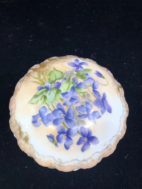 VTG LARGE ROUND SHELL TRINKET BOWL WITH BLUE FLOWERS.
