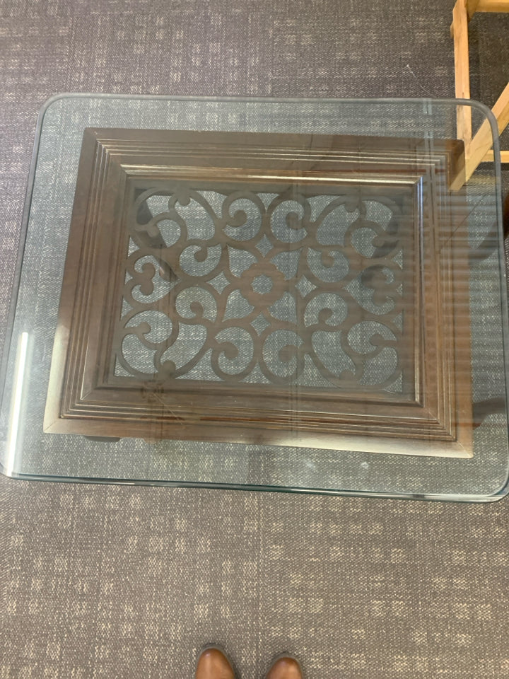 SCROLL WOOD AND GLASS TOP END TABLE.