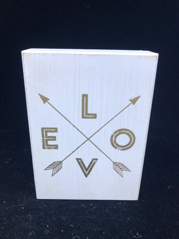 COLD/WHITE "LOVE" W/ ARROWS WOOD BLOCK SIGN.